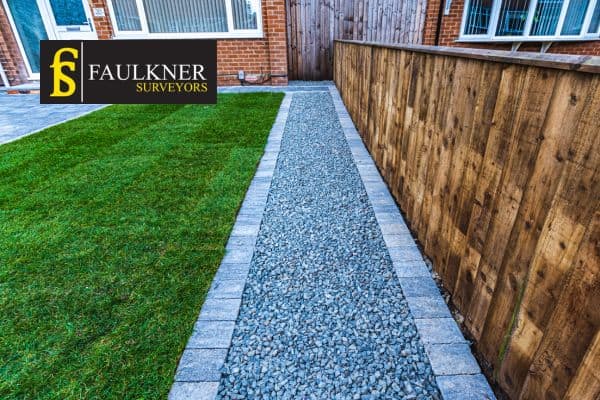 Can my Neighbour attach a fence to my wall? 3 Property Boundaries and the Basics of Land Boundaries Thame